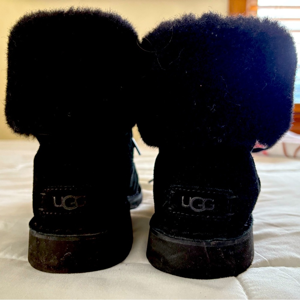 UGG Lace-up winter boots